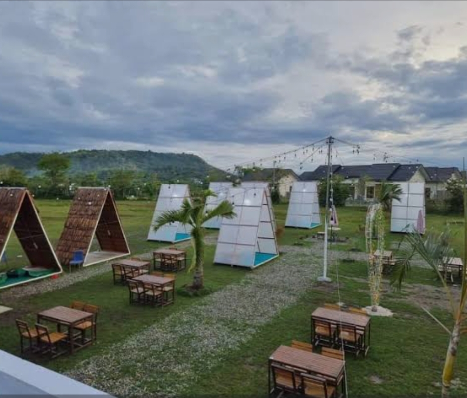 Destinasi Wisata Kuliner di atas Bukit Cinta